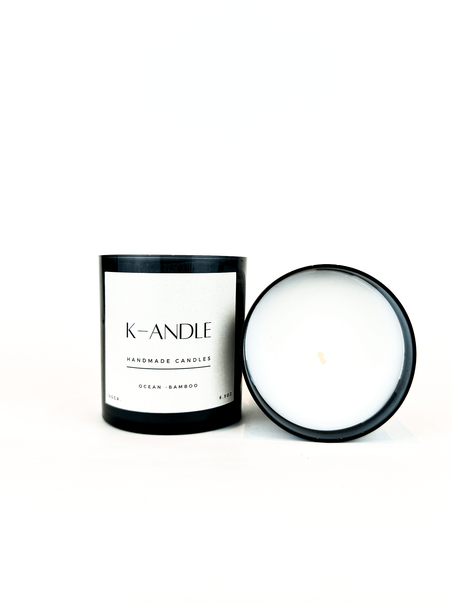 Ocean & Bamboo kokulu mum – el yapımı, deniz ferahlığı ve bambu notalarıyla tazeleyici ve doğal bir atmosfer sağlar