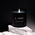 El yapımı Citrus mum – narenciye notalarıyla ferahlatıcı kokusu ve sade tasarımıyla dekoratif bir hediye seçeneği sunar