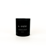 El yapımı Santal-Vanilya mum – sade tasarımı ve dengeli aromasıyla yatak odası, salon ve hediye kutuları için ideal