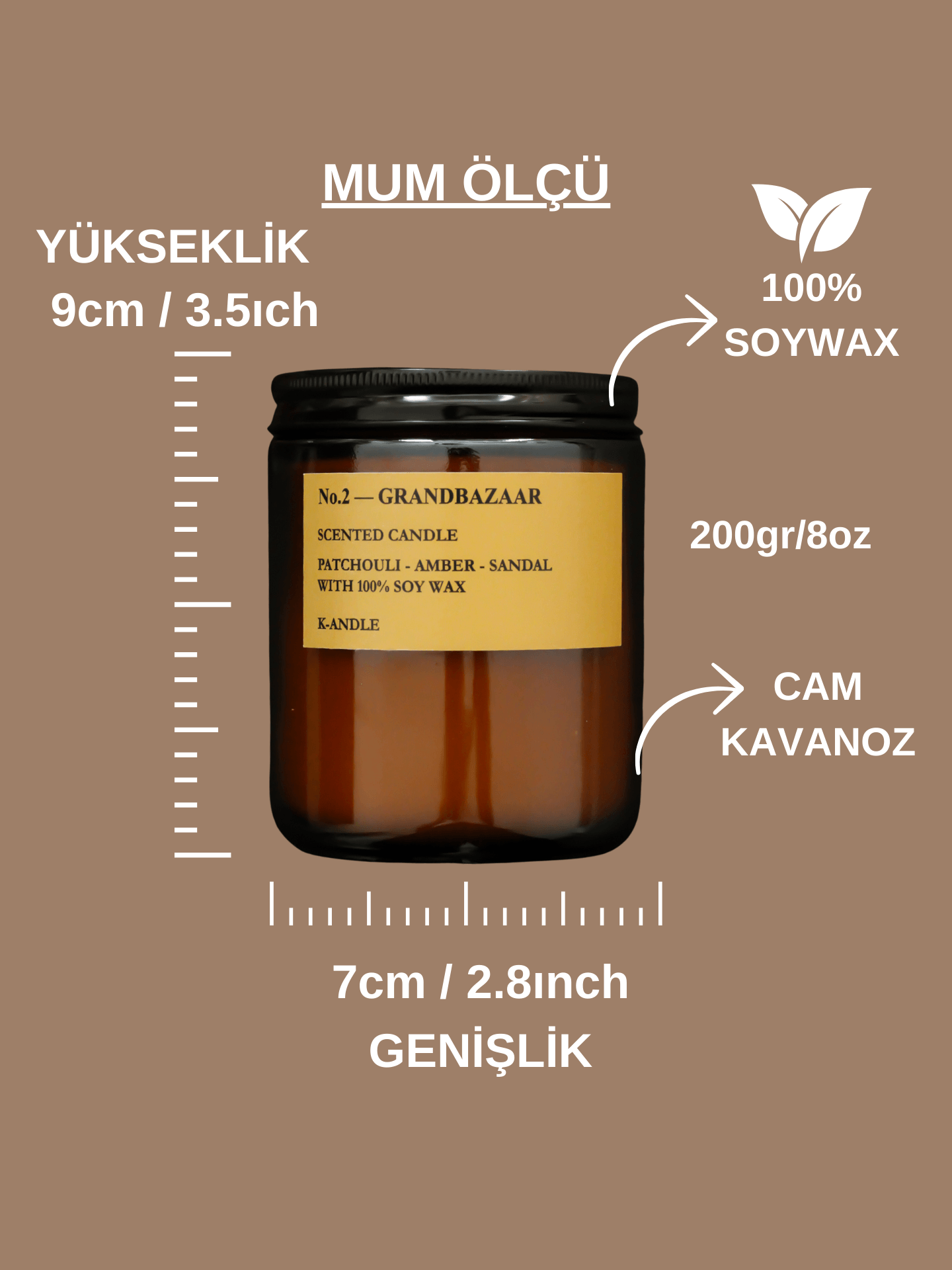Dekoratif amber cam mum, odunsu ve baharatlı notalar içerir.