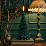 Yeşil dekoratif çam ağacı mum, el yapımı yılbaşı temalı mum, 21x11 cm doğal dekorasyon ürünü