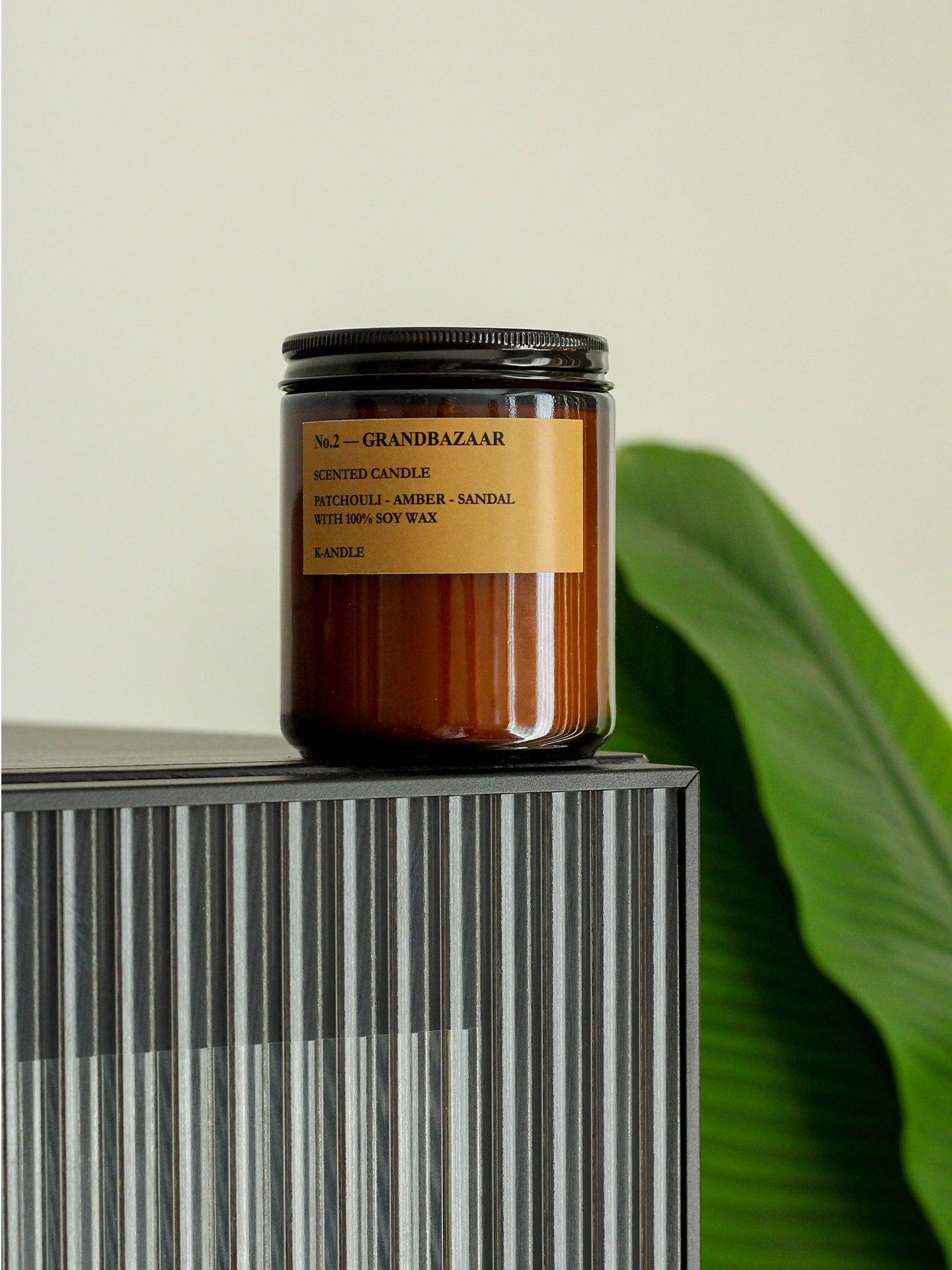 El dökümü amber cam mum, doğal soya wax içerikli.