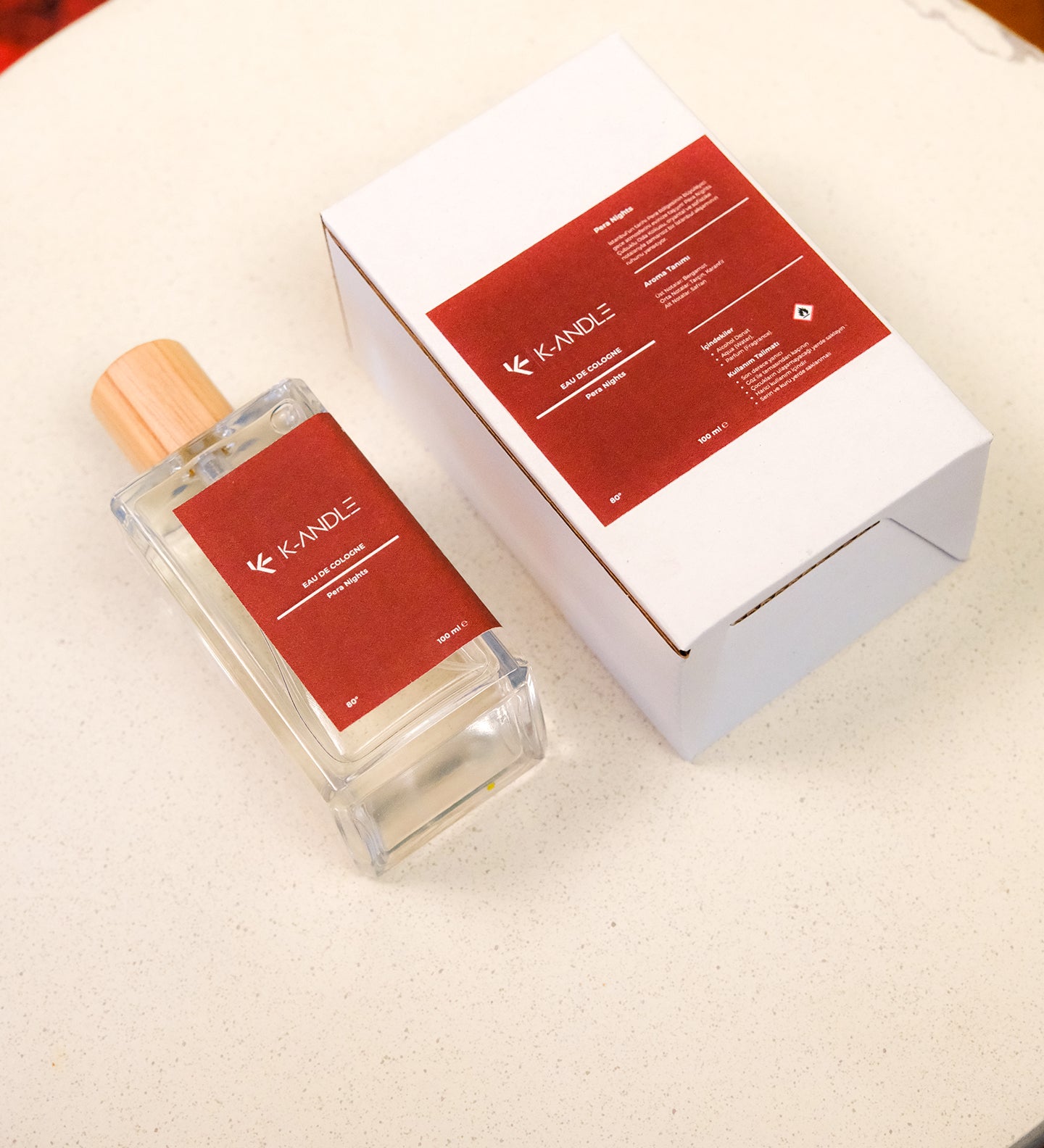 Pera Nights hediye seti mum oda kokusu ve kolonya içeren şık hediye kutusu